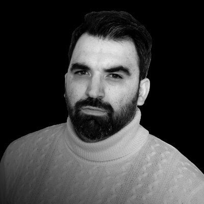 Qeni batonit, avokati zajednicës prap paska hangër m. 😆