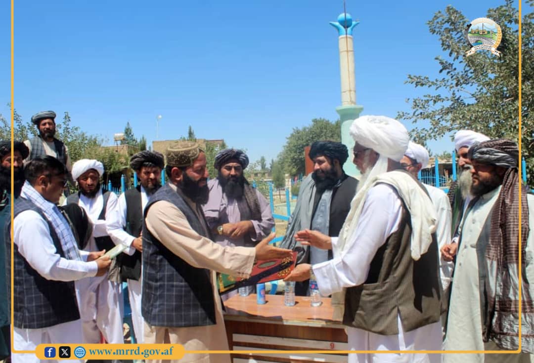 فاریاب د کلیو د بیارغونې او پراختیا ریاست:

د قیصار ولسوالۍ په شاخ سیمه  کې د (۲۲) کیلو مترو په اوږدوالي د فرعي سړک د جغل اچولو چارې د (۲۲) میلیونه افغانیو په لګښت  بشپړې او ګټې اخیستنې ته وسپارل شو.