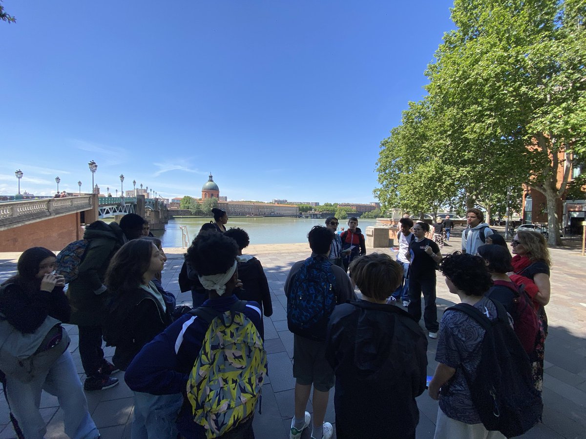 Internats d'excellence de l'académie de Toulouse (@iexactlse) on Twitter photo Quand les internes de D.Daurat poursuivent le projet IEX sur le « travail de mémoires »en visitant les rues et musée de Toulouse qui témoignent des actes de résistance au cours de la 2de guerre mondiale
🙏aux enseignants et AED engagés
<a href="/BenmiloudKarim/">Karim BENMILOUD</a> <a href="/actoulouse/">Académie de Toulouse</a> <a href="/DSDEN31/">DSDEN 31</a> Quand les internes de D.Daurat poursuivent le projet IEX sur le « travail de mémoires »en visitant les rues et musée de Toulouse qui témoignent des actes de résistance au cours de la 2de guerre mondiale
🙏aux enseignants et AED engagés
<a href="/BenmiloudKarim/">Karim BENMILOUD</a> <a href="/actoulouse/">Académie de Toulouse</a> <a href="/DSDEN31/">DSDEN 31</a>