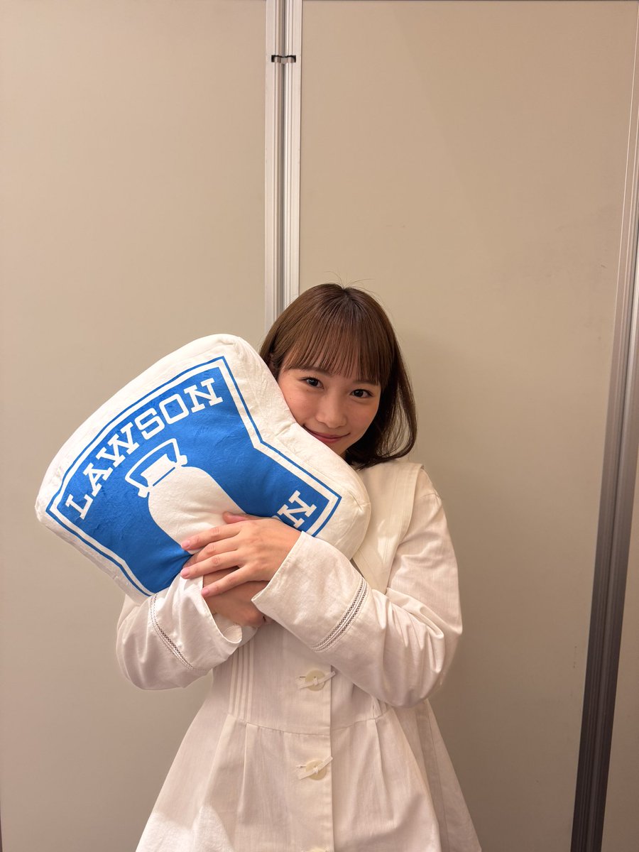 ローソンさんからオリジナルグッズをたくさんいただきました😙 ふわっ