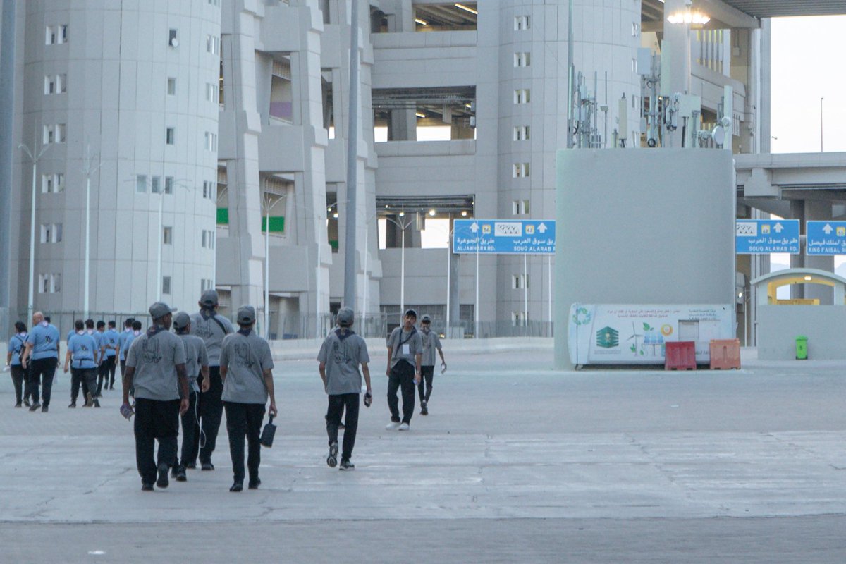 stujazanu's tweet image. جوالة #جامعة_جازان تواصل أداء مهامها في #مشعر_منى ضمن أعمال المسح الميداني، مساهمةً في تنظيم وتيسير حركة الحجاج، وتقديم الإرشاد والدعم وفق أعلى معايير الخدمة والتطوع.

#جامعة_جازان 
#نشاطكم_يميزنا