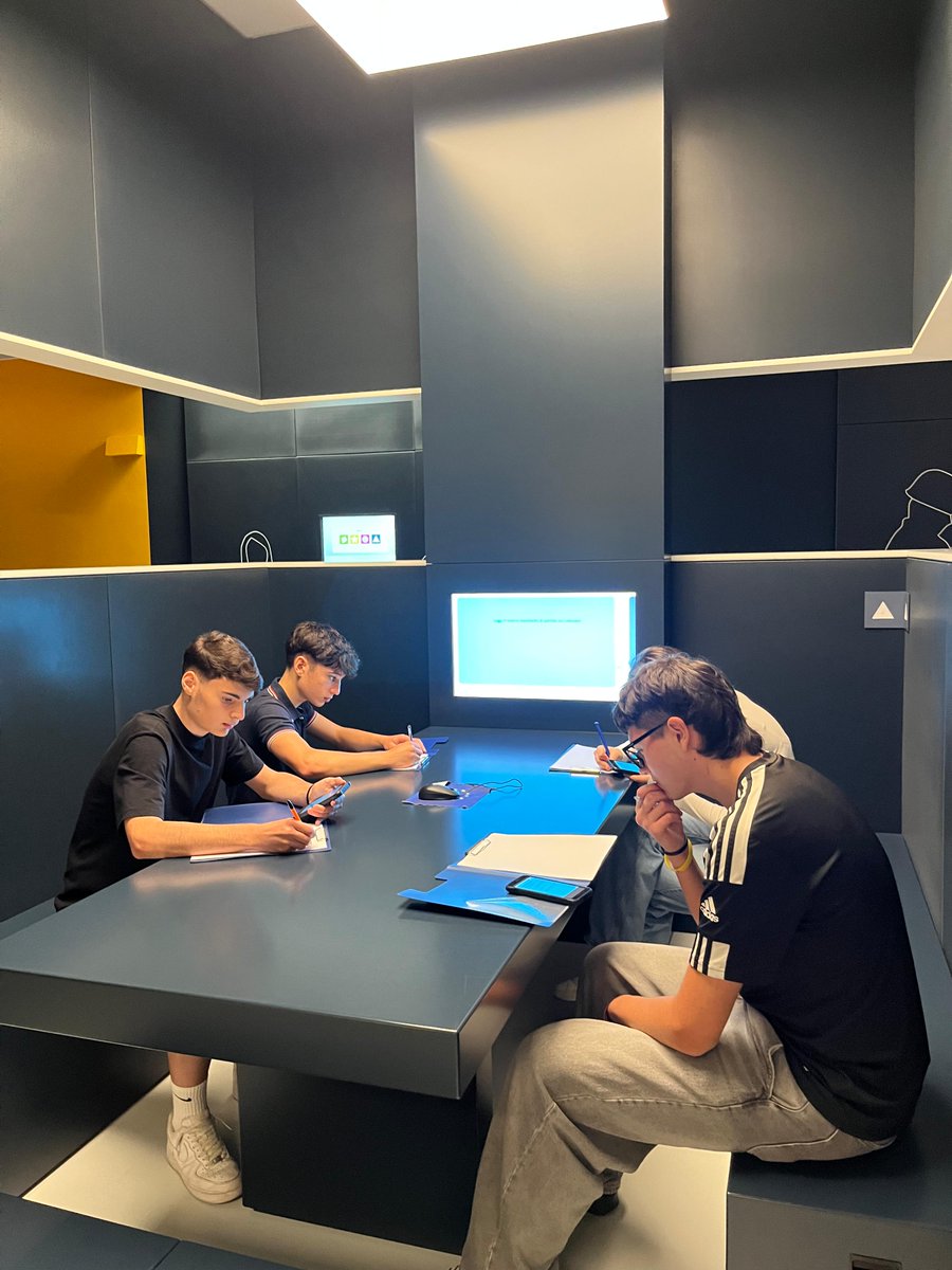 Progeu (@progeuaps) on Twitter photo Presenti ad #EuropaExperience - David Sassoli per guidare i ragazzi dell'ITIS Giancarlo Vallauri nella #simulazione del #Parlamento europeo
<a href="/EDCittadiRoma/">Centro Europe Direct Città Metropolitana di Roma</a>
<a href="/Europarl_IT/">Parlamento europeo</a>
<a href="/europainitalia/">UE in Italia</a>
#progeu #ED #piazzavenezia Presenti ad #EuropaExperience - David Sassoli per guidare i ragazzi dell'ITIS Giancarlo Vallauri nella #simulazione del #Parlamento europeo
<a href="/EDCittadiRoma/">Centro Europe Direct Città Metropolitana di Roma</a>
<a href="/Europarl_IT/">Parlamento europeo</a>
<a href="/europainitalia/">UE in Italia</a>
#progeu #ED #piazzavenezia