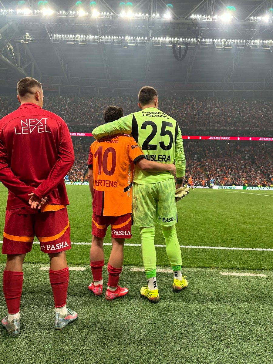 Birisi şuradan franky'i kaldırsın