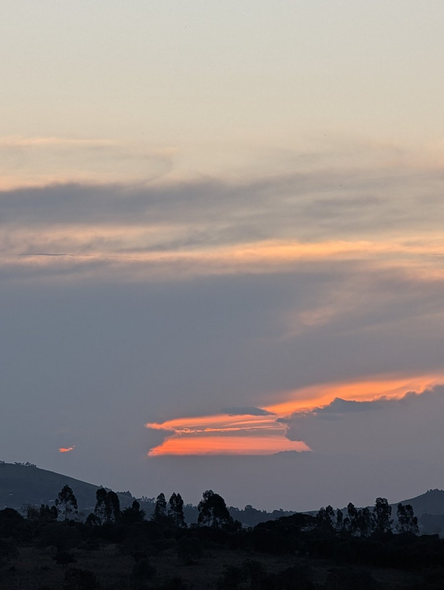 jaspermt's tweet image. The sun setting as Uganda map in Isingiro- Kaberebere yesterday at 6:54pm..... Psalm 19. The heavens declare....