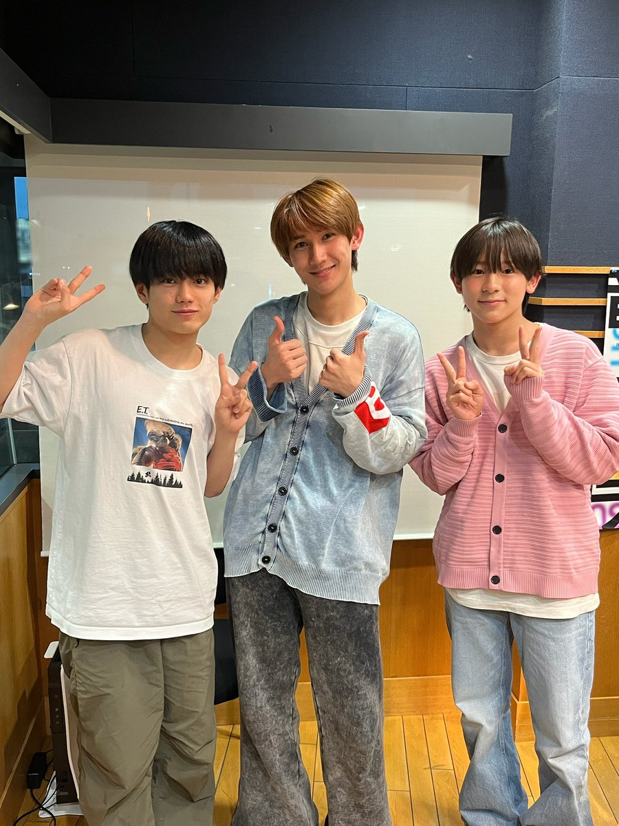 5月27日(火) #カンバリ⚡️

こんバリ〜‼️

#AmBitious の 
#真弓孟之 、 #大内リオン と
 #Boysbe の #亀井海聖 が
#FM大阪 (<a href="/fmosaka851/">FM大阪</a>)から
お送りしています！

📻radiko

radiko.jp/share/?t=20250…
