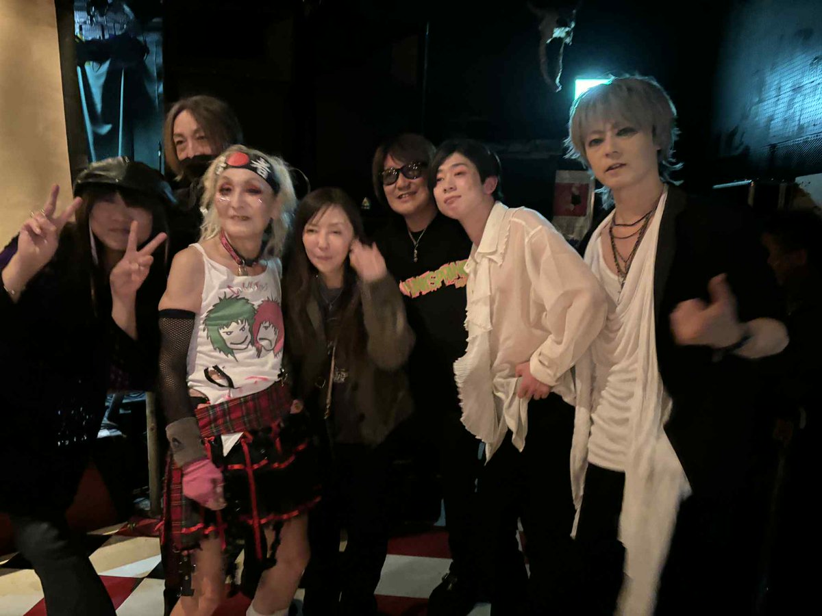 kunihikoanmt's tweet photo. 6/1は池袋チョップで、今までのカドリートイズのライブで過去一！ゾーンに入れてめっちゃはっちゃけました〰️🎵😆
また出会えた方、久しぶりに会えた方、観に来てくれた皆様、スタッフの皆様、素敵な素敵な演者の皆様のおかげです✨️嬉しい✨️
これは代表曲【mad man🌟】 https://t.co/lySvyxj0oa