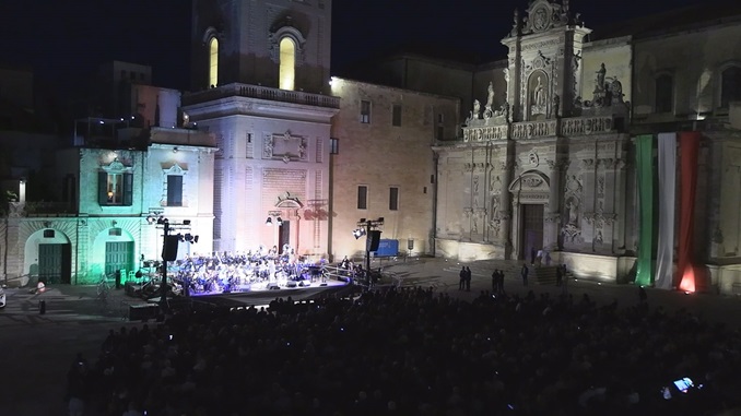In piazza Duomo un concerto aperto a tutti per ricordare il 2 giugno trnews.it/2025/06/03/in-…