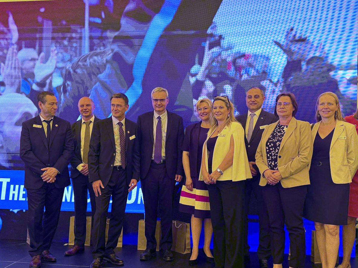 A Braşov pour fêter les 20 ans de Total Energies Marketing 🇷🇴, engagée dans un partenariat de long terme et très impliquée dans la transition énergétique. La mulţi ani à toute l’équipe!
