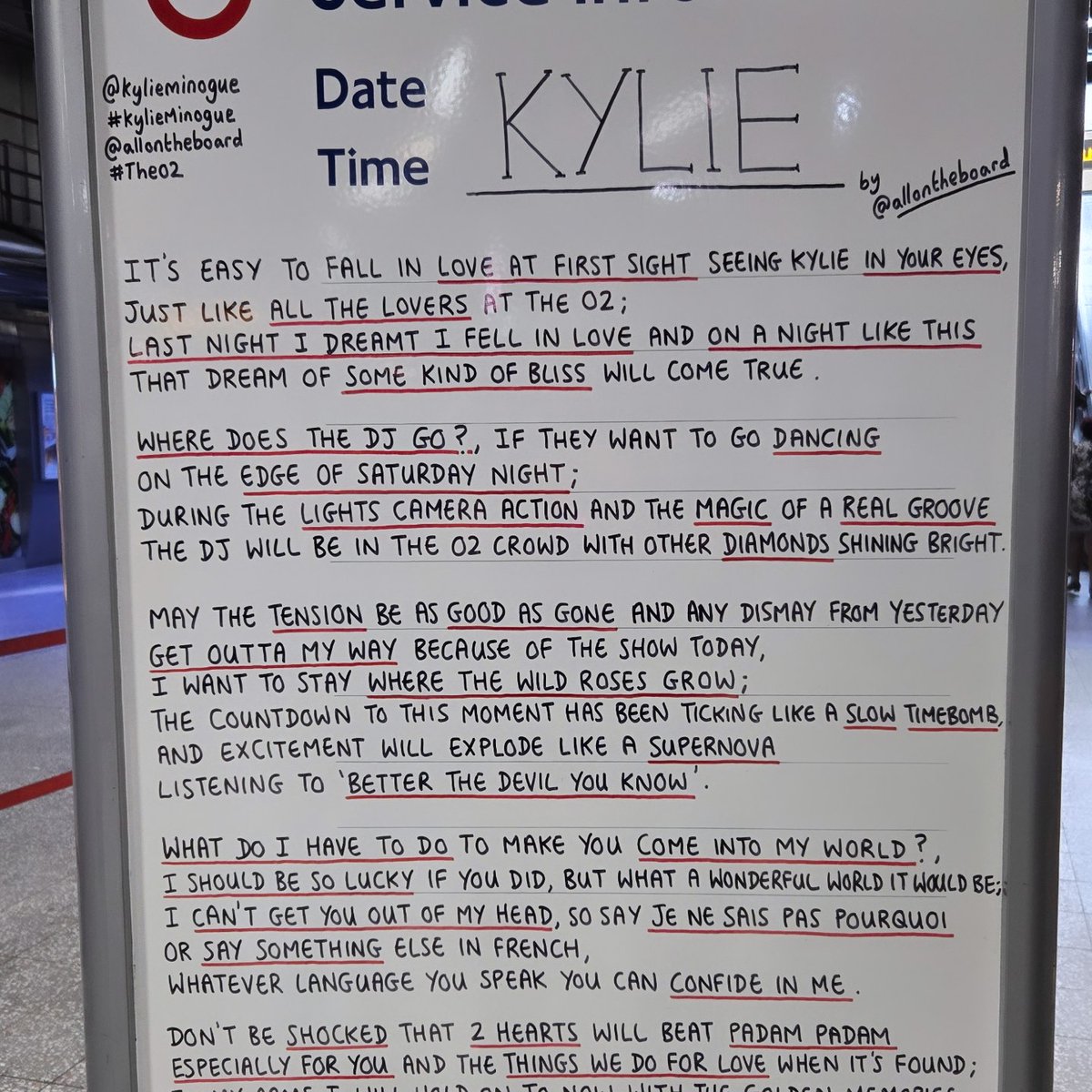 WackyChainer's tweet image. This goes out to all the people who live in London and sometimes forget how wonderful a city it can be! 🇬🇧

Sign yesterday in the tube ahead of Kylie Minogue's performance at The O2 🎶

This is just one of the cool things @TfL staff does for us Londoners, messages of love, joy…