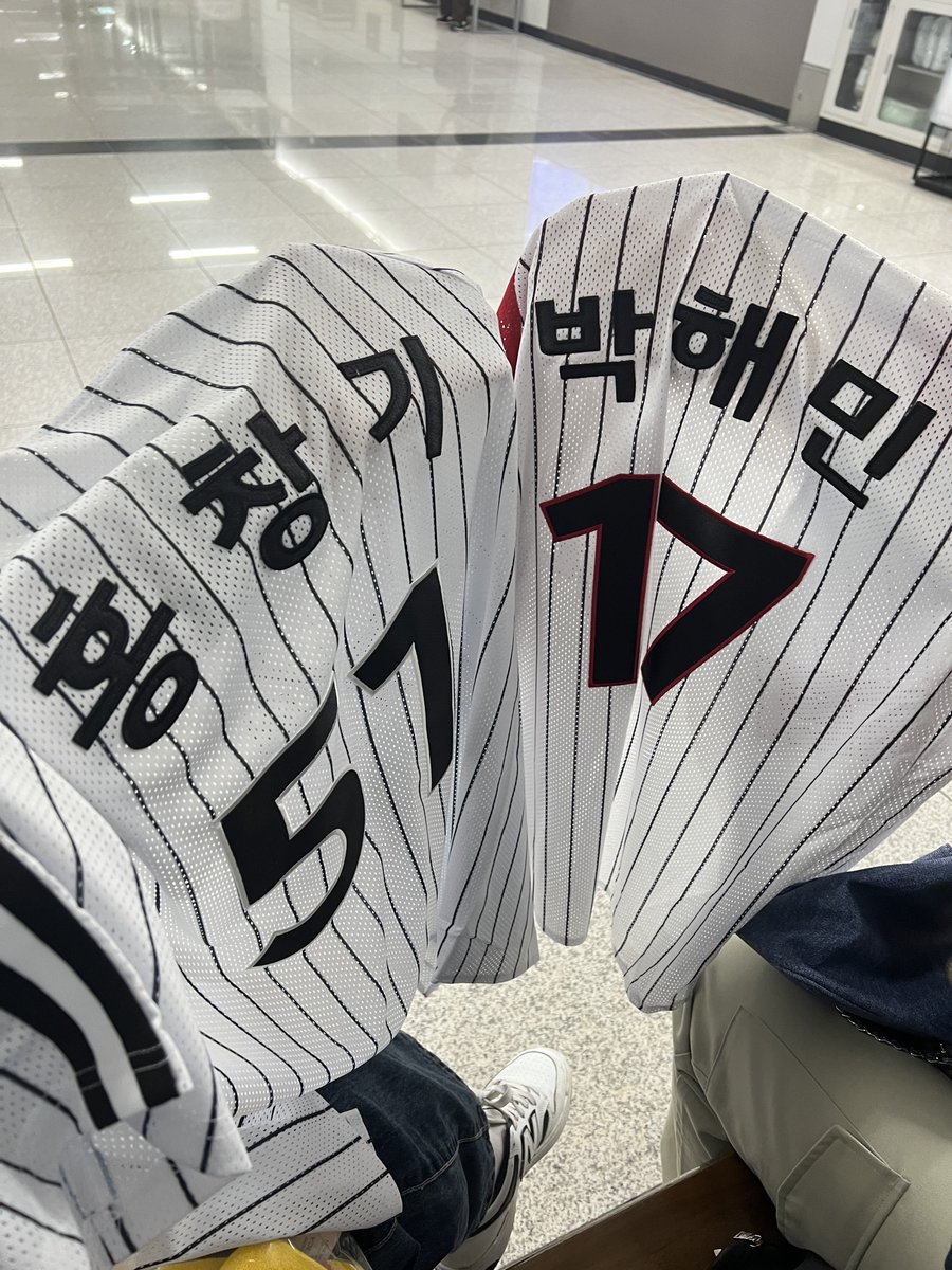 base_sball's tweet photo. #엘지트친소 #엘지_트친소

안녕하세요 트친소 플로우 탑승합니다!
혼자 잘 떠들어요 절 탐라에 심어주세요..⭐️ https://t.co/id8HpTnjPV
