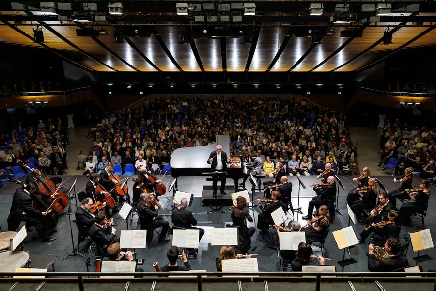 🇨🇭 In 8 days with the #Bienne #SymphonicOrchestra conducted by #YannisPouspourikas.
𝗪𝗲𝗱𝗻𝗲𝘀𝗱𝗮𝘆, 𝗝𝘂𝗻𝗲 𝟭𝟭, 𝟳𝗽𝗺 ➡ tobs.ch/fr/programme/d…