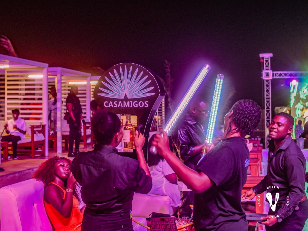 vodabeachclub's tweet image. Swipe through the heat we served at Voda. If you missed it, don’t play yourself twice. This weekend, we run it back. 🔥

#vodabeachclub #weekenddump #thevodabeachclub