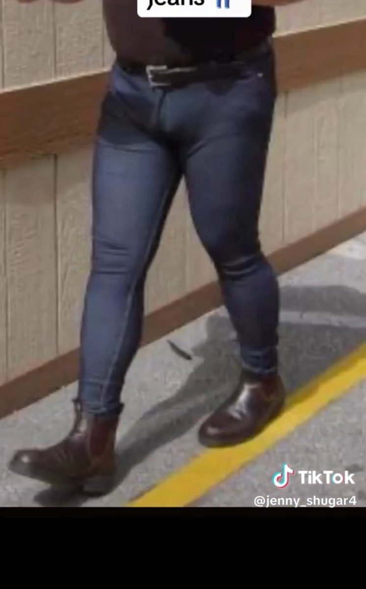 Men,
Its 2025 and I thank God that I nolonger see tight pants around!🙏
And for the villagers who still wear these, this is a kind reminder that azoospermia and infertility await you!🤧