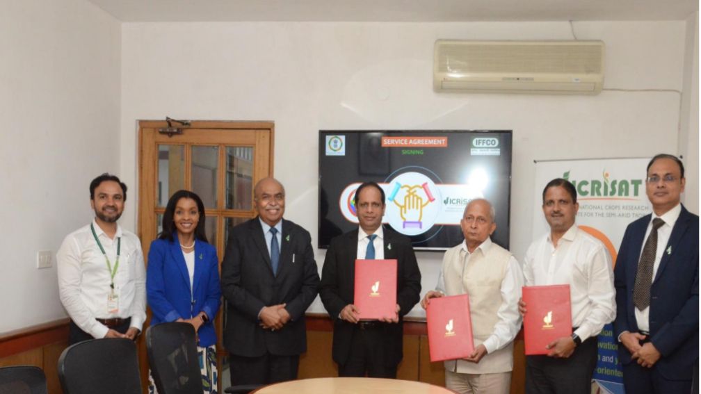 bharatiyabeej's tweet image. On 03.06.2025, Bharatiya Beej Sahakari Samiti (BBSSL), IFFCO, and ICRISAT signed a tripartite agreement for setting up a Seed Research and Development Facility at IFFCO Unit in Kalol, Gujarat.
part.1

#SeedR&amp;amp;D
#BBSSL 
#IFFCO
#ICRISAT
#IYC2025 
#SahakarSeSamriddhi