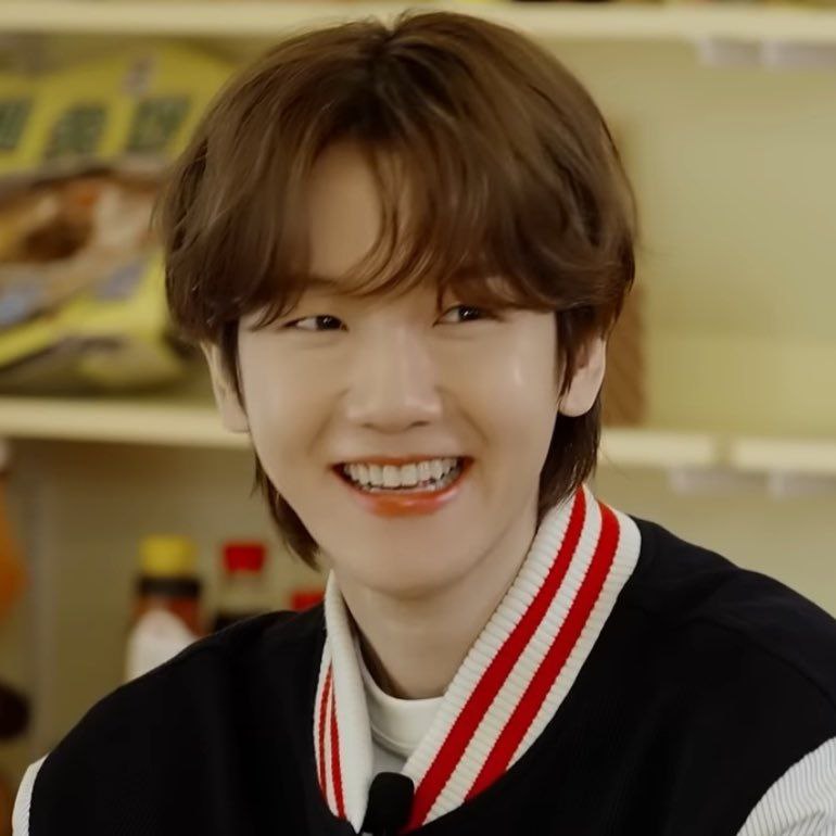 میشه بذارمش گوشه لپم آب شه؟ 🥹
<a href="/B_hundred_Hyun/">Baekhyun_EXO</a> 
<a href="/BAEKHYUN_INB100/">BAEKHYUN_official</a>