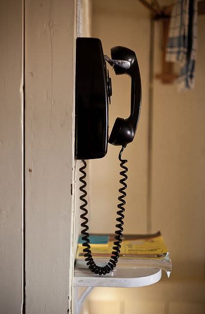 Oltre quello che vedi c'è dell'altro.
Sempre.
Guarda.
Guarda meglio.
Guarda bene.
Guarda oltre.

Luana Donati

#buonaSerata 🌹🎶🍀🥂🎶💫