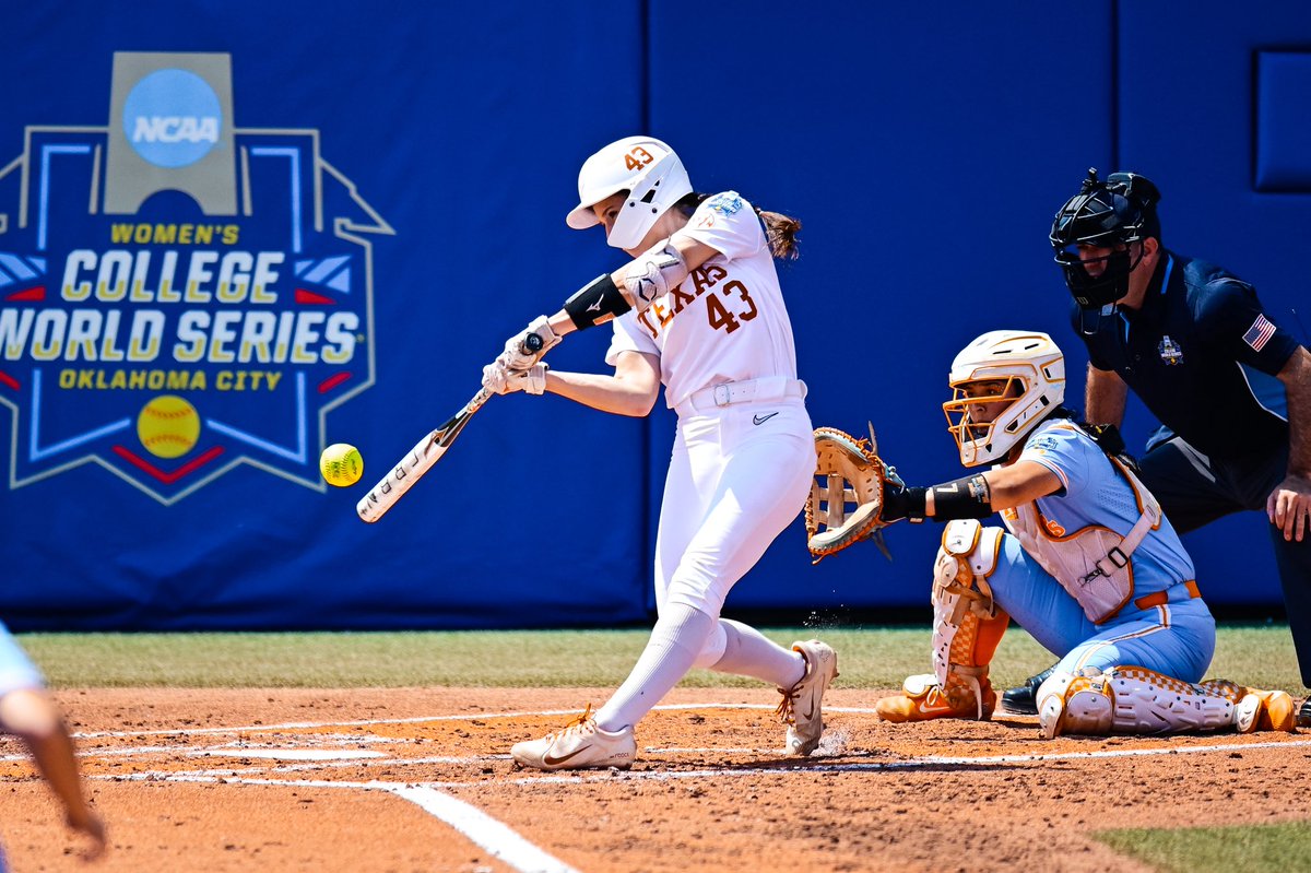 Entering the Championship Series of the #WCWS, there’s only one Division I softball program with 600-or-more hits (608) this season: 

Texas 🤘

#HookEm | <a href="/leighannn_11/">leighann (:</a>