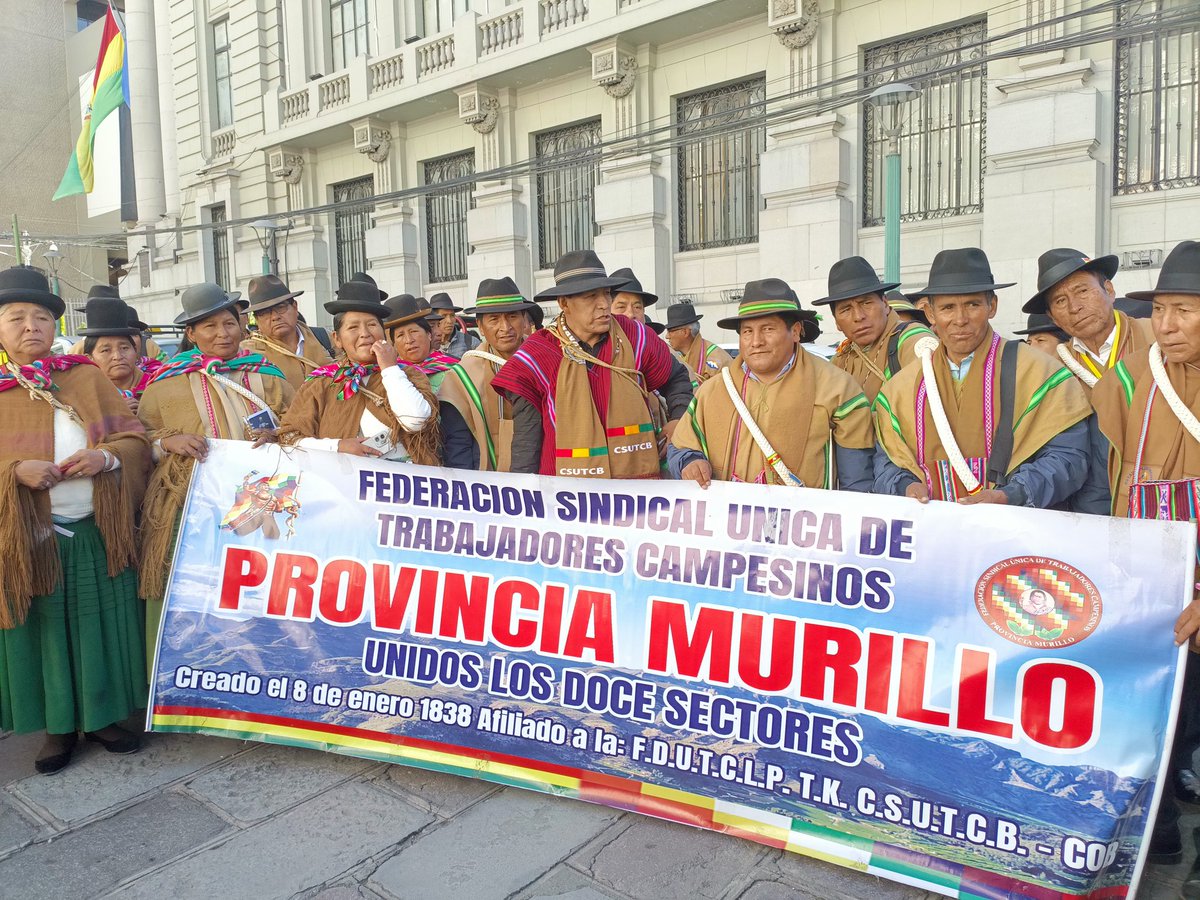 ArminCopa's tweet image. #deÚltimo 
Autoridades originarias de la #provinciaMurillo dan un plazo de 72 horas para la renuncia del Ministro de Hidrocarburos y el gerente de @EMAPABO por la falta de combustible y alimentos, de los contrario iniciarán un bloqueo de carreteras y otras medidas.