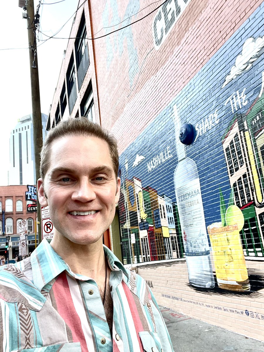 Welcome CMA Festival Fans🤠🎸Please start your week right by joining us for the show at Mellow Mushroom tonight, Tuesday, June 3rd from 10:30-Close 😀🎉🎶 I hope to see you there! 🙏
#DouglasRiley #DouglasRileyMusic #nashville #countrymusic #countryartist #singersongwriter #cma