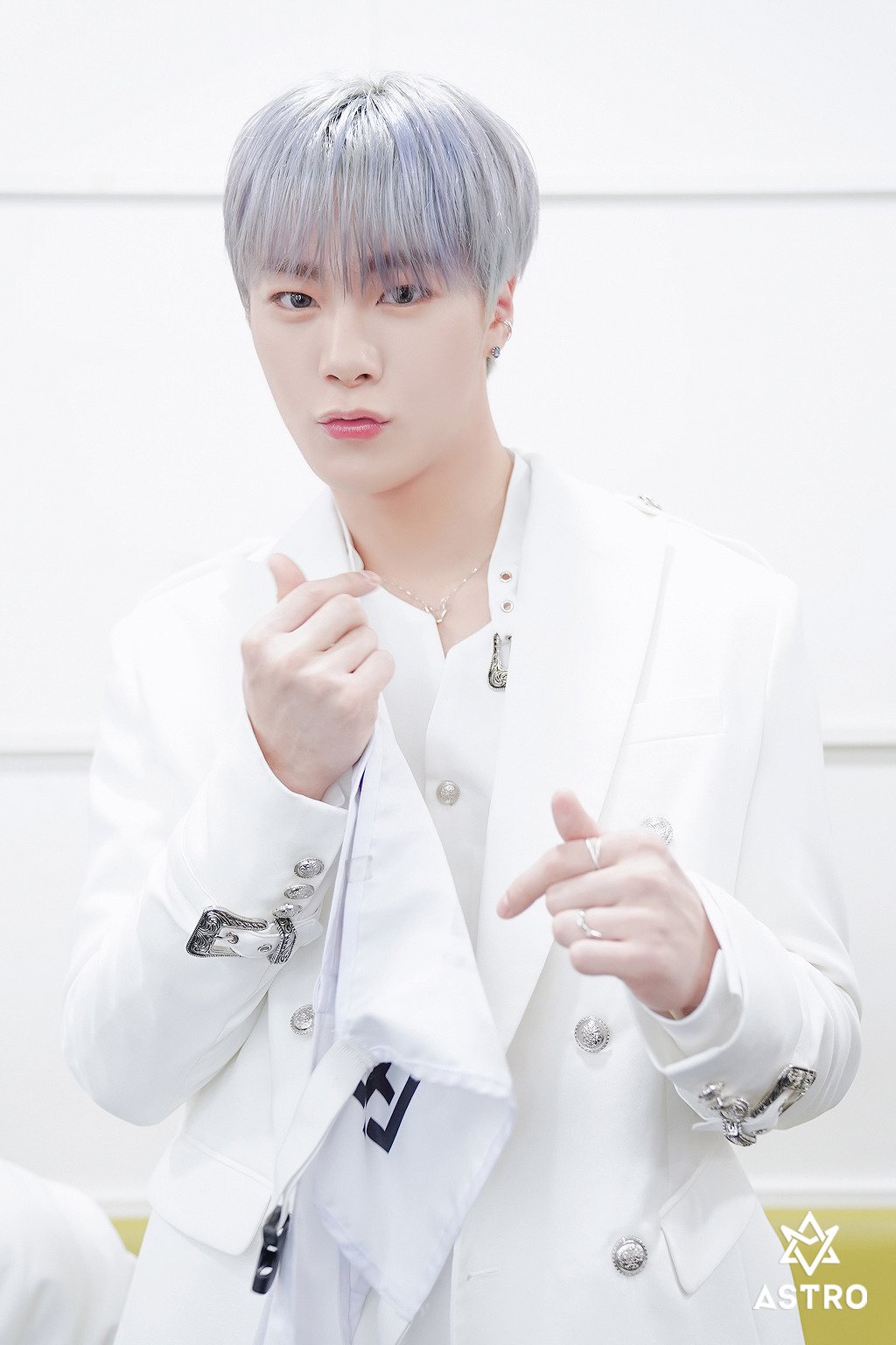 ムンビン（#ASTRO） - অনুসন্ধান / X