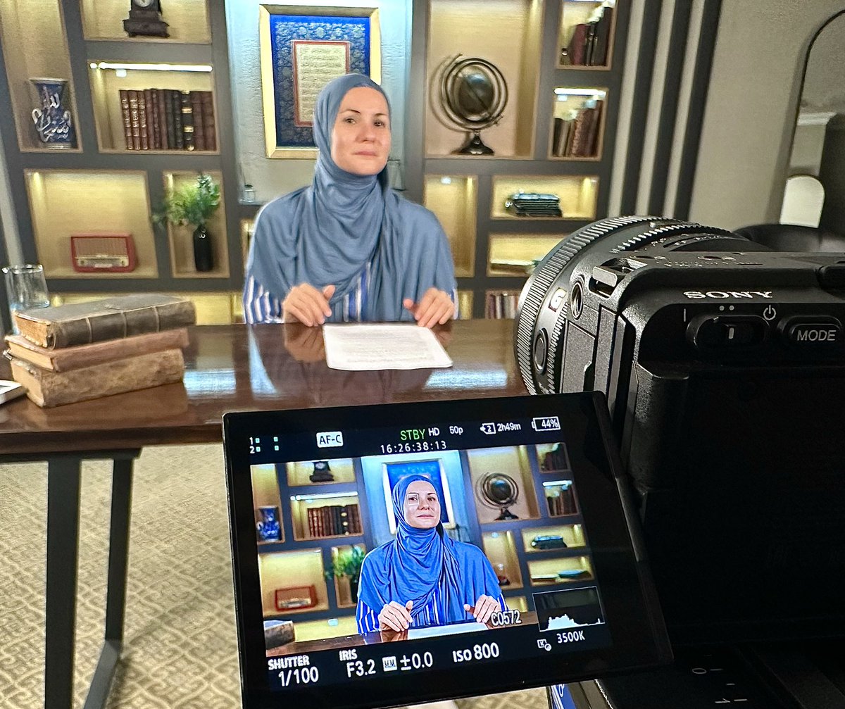 İlmiye Vakfı (@ilmiyevakfi) on Twitter photo Sabahattin Zaim Üniversitesi İslam İktisadı ve Finansı bölümü hocalarından Doç. Dr. Zeyneb Hafsa Orhan hoca ile “İslam İktisadı” serisi çerçevesinde “İslam İktisadına Giriş” derslerimizin çekimlerine başladık.
Çok yakında e-Medrese’de! Sabahattin Zaim Üniversitesi İslam İktisadı ve Finansı bölümü hocalarından Doç. Dr. Zeyneb Hafsa Orhan hoca ile “İslam İktisadı” serisi çerçevesinde “İslam İktisadına Giriş” derslerimizin çekimlerine başladık.
Çok yakında e-Medrese’de!