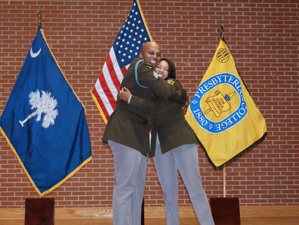 From PC to the National Guard—Jy Nunley ’25 is officially a commissioned Army officer! Drawing from her own story and senior research on single-parent households, she’s ready to lead with purpose in both the military and law enforcement. 💙🇺🇸

🔗 presby.edu/about/2025/05/…