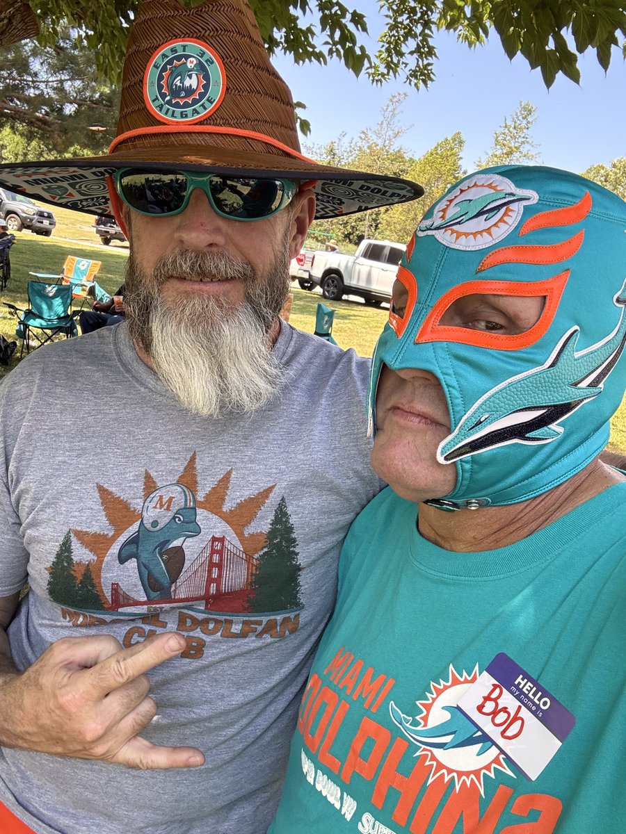jimbo_roberto's tweet photo. What a whirlwind trip to Escondido to see friends then off to San Bernardino for the @FinsUpSoCal annual picnic then to Vegas for a little #Futurestarsofwrestling action. Nice busy 5 day break. Can’t wait to do it again #PhinsUp #supportindywrestling https://t.co/VYv5h8B9ic