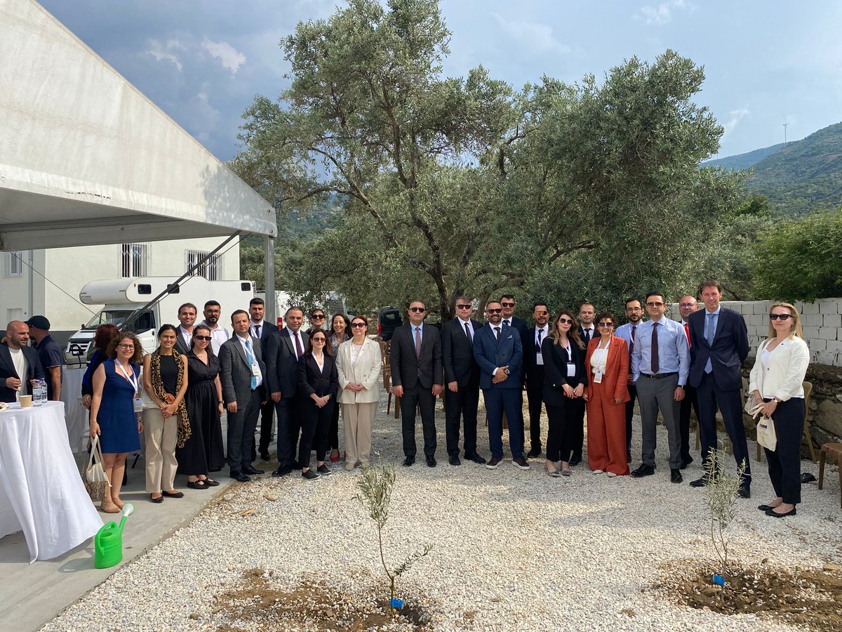 FESAS Projesi Kapanış Toplantısı, Projenin Mikro Hibe Yatırım Programı kapsamında hayata geçirilen "Zeytinyağı Üretim Tesisi Açılışına" sahne oldu. Tesis, Avrupa Birliği Türkiye Delegasyonu Başkan Yardımcısı Jurgis Vilcinskas'ın katılımları ile Dünya Bankası, Tarım Kredi