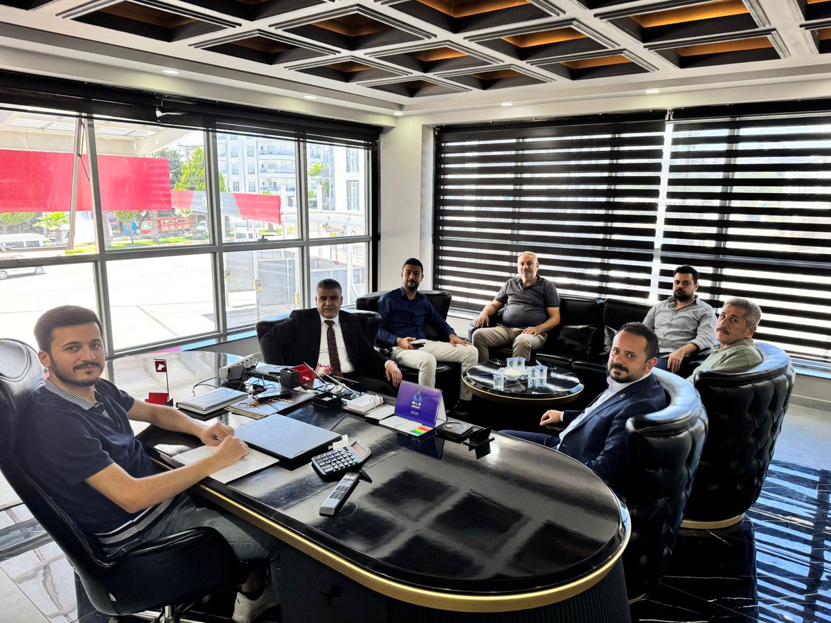 Kahta İlçemizin değerli İş adamlarından Durgün Petrol sahibi Abuzer Durdukoca’yı  Sağlık-Sen Adıyaman Şube Başkanımız Yakub Çelik ve Yönetim Kurulu üyelerimiz ile birlikte işyerinde ziyaret ettik.

Misafirperverliği ve hoş sohbeti için değerli kardeşime teşekkür ediyor, hayırlı