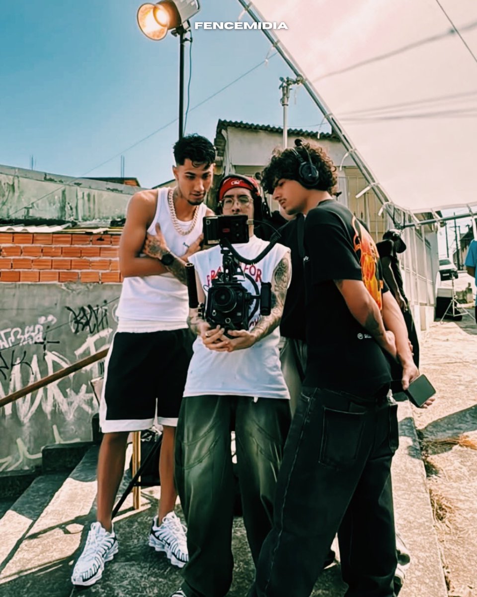 FenceMidia's tweet photo. Ontem (2), o rapper Ghard da @spnv.ent, convidou fãs para a gravação de um novo videoclipe, em 📍Itapevi. Arrasta pro lado e confira um pouco do que rolou por lá. #trapbr https://t.co/6Tb8wB2e5u