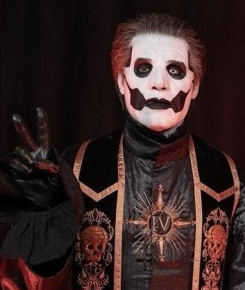 qrt w the character vs how you draw them
I love him your honor