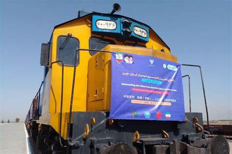 HispanTV_Brasil's tweet photo. INTEGRAÇÃO FERROVIÁRIA ENTRE CHINA🇨🇳 E IRÃ🇮🇷 

Como a China e o Irã se beneficiam do comércio por meio de uma rede ferroviária transcontinental?

#BRICS #BRICS2025 #Irã #Iran #China #trains #Noticias #Geopolítica #Geopolitics #geopolitica #Tecnología #technology https://t.co/SZEEntXwnF