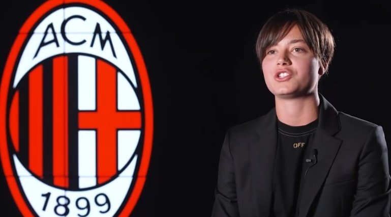 LucaManinetti's tweet photo. 🗣 #Cesarini: "Motivo di responsabilità per me questo rinnovo, sono grata al #MilanFemminile. L'infortunio ad inizio anno non mi ha aiutato ma poi lavorato e dato il meglio di me per recuperare. Mi piacerebbe trovare + spazio e sogno di raggiungere la UWCL con questa maglia🔴⚫️ https://t.co/3LUaDj9SAD