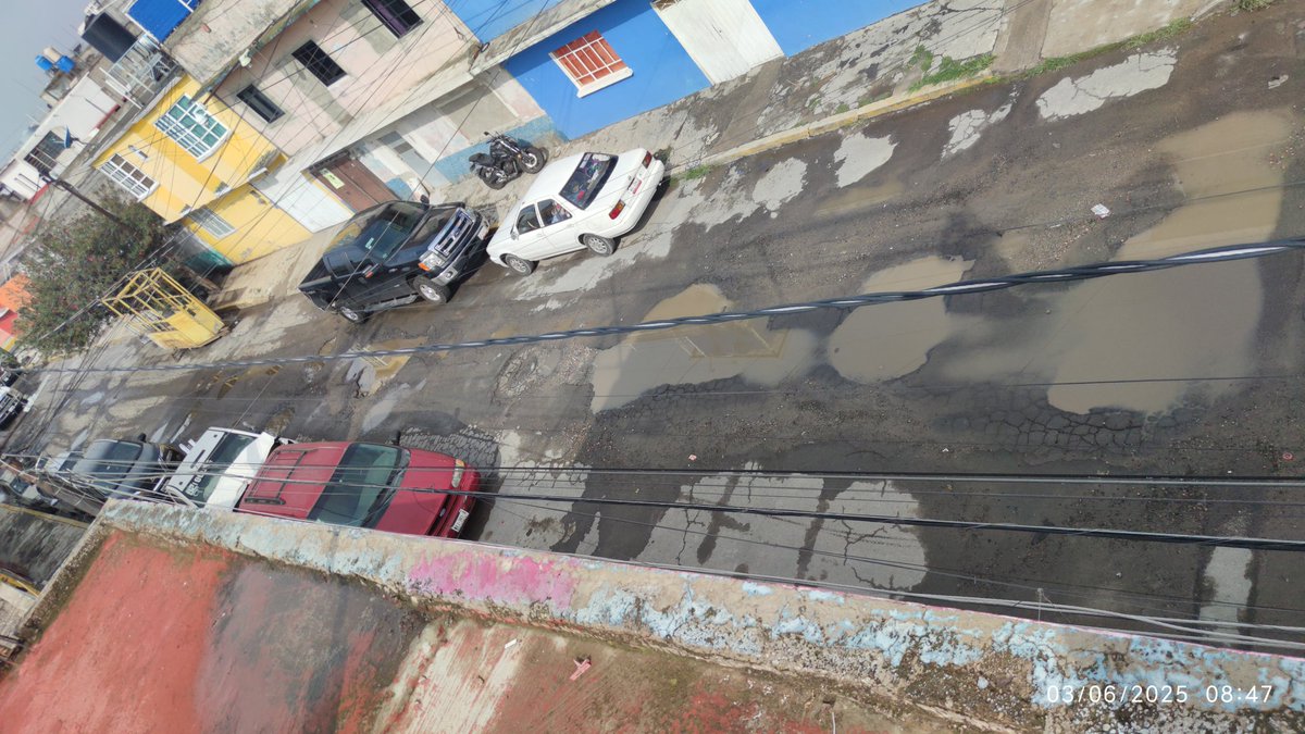 Si_Jefe's tweet photo. @GobNeza @Adolfo_Cerqueda @CDNeza @telediario Buen día, con #LluviasEdoMex los problemas incrementan, vecinos de calle 7 en Campestre Guadalupana solicitamos tapen los hoyos... tienen más de 3 años. Vinieron a repar Av. 3 y aledañas pero a nosotros nos olvidaron, ¡gracias! https://t.co/qnr2BFLc0X