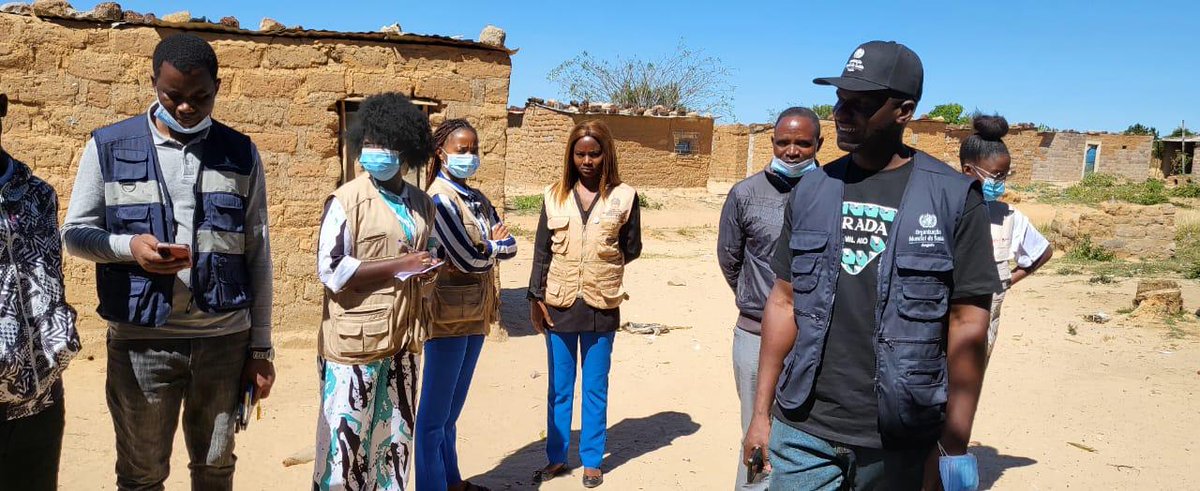 📍Tchihongo, Cuando Cubango Province:

After identifying a suspected case of #cholera, #WHO conducted active case finding in the patient’s village.

Rapid investigation is key to preventing further spread and saving lives.

#WHOAngola #CholeraResponse
