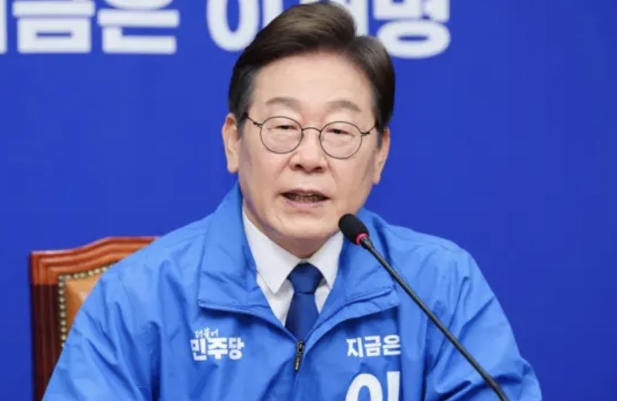 cool65491's tweet image. 새로운 새시대  새대통령 이재명.
국민의  염원이  승리한 오늘.
역사는 오늘을 기억할것이고  그 역사의 새로운 장에서  대한민국은 새희망의  역사를  다시 쓰고 국민이  주인이  되는 나라..
위대한  서사를 만들어 나가는 희망의 나라가  되기를~~