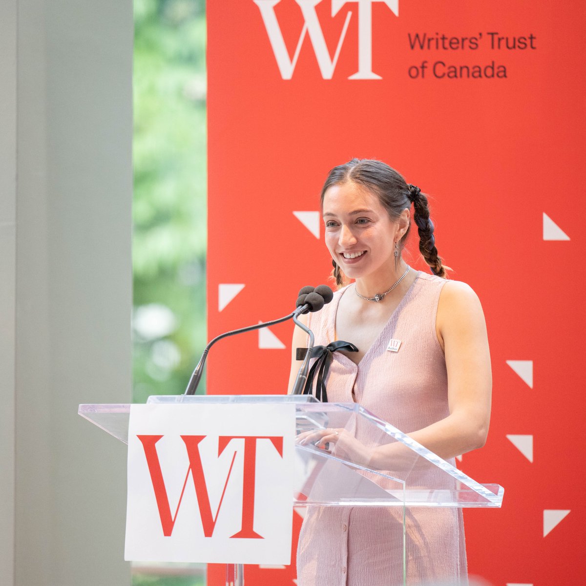 Writers' Trust (@writerstrust) on Twitter photo Dora Prieto <a href="/dorajprieto/">Dora Prieto</a> is the 2025 <a href="/RBC/">RBC</a> #BronwenWallace Award poetry winner for her collection, “Loose Threads.” Read & listen on <a href="/AppleBooks/">Apple Books</a> at apple.co/bronwenwallace or download it here: bit.ly/4jxKYxo Dora Prieto <a href="/dorajprieto/">Dora Prieto</a> is the 2025 <a href="/RBC/">RBC</a> #BronwenWallace Award poetry winner for her collection, “Loose Threads.” Read & listen on <a href="/AppleBooks/">Apple Books</a> at apple.co/bronwenwallace or download it here: bit.ly/4jxKYxo