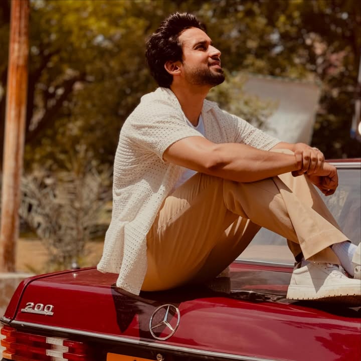bilalxobsession's tweet photo. HAPPY BIRTHDAY TO THE MOST DOWN TO EARTH ACTOR #Bilalabbaskhan 
#HBDBilalabbaskhan https://t.co/gzN1rCWXuq