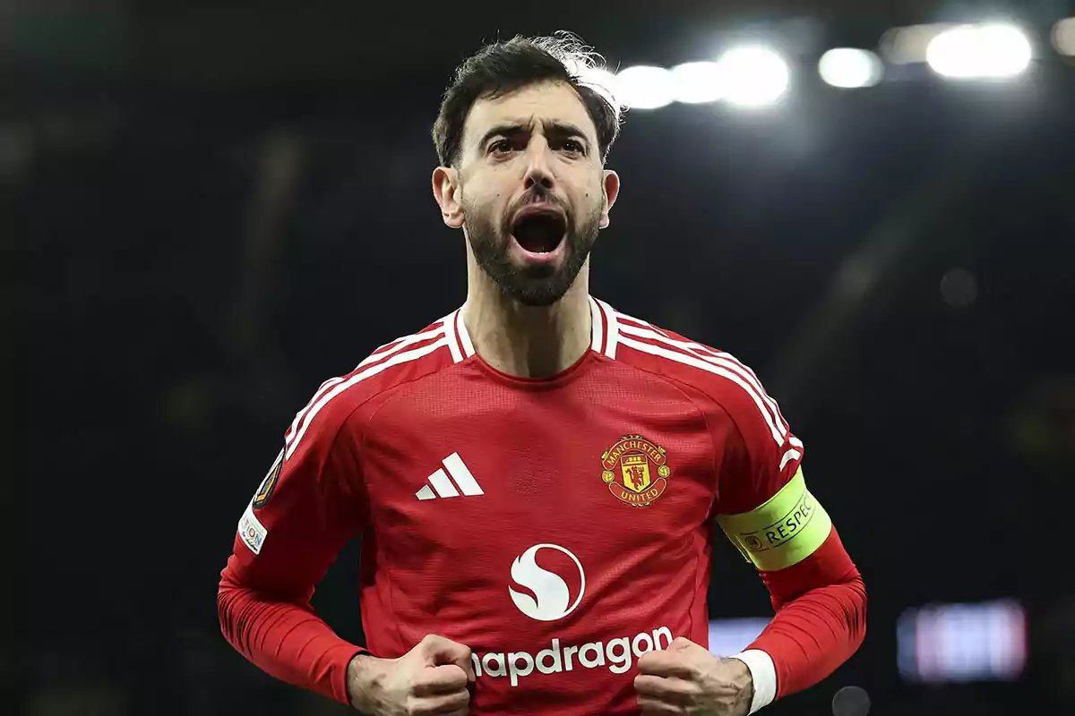 🗣️ Portuguese commentator Bruno Andrade:

"Bruno Fernandes, for those who remember, and I am sure that Sporting fans remember, was one of the few leading players who agreed to stay at Sporting after Alcochete.   

He could have left like other players. In other words, it shows a