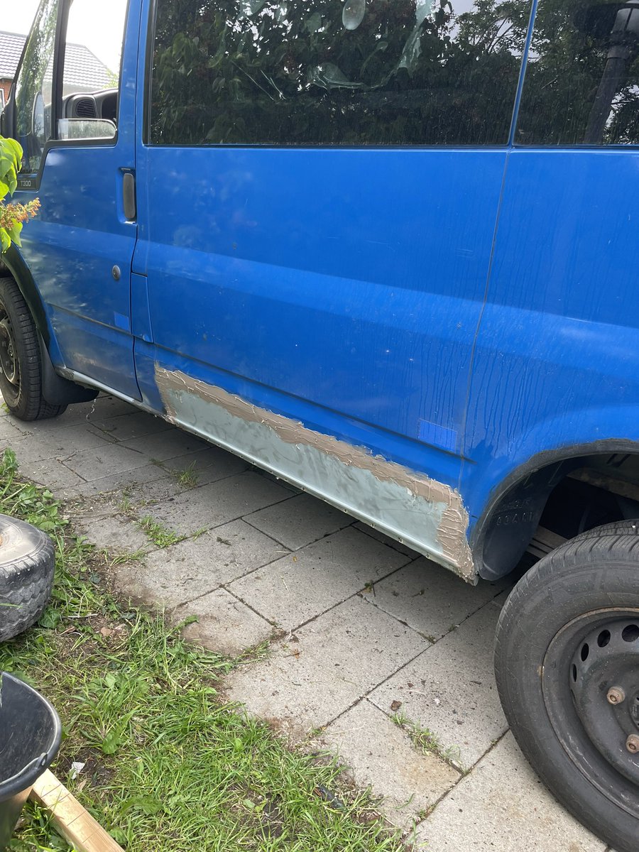 Sidste plade svejset på. Næste par dage går med spartel, slibe, spartel, slibe og male… og skal den bare have en ordentlig omgang undervognsbehandling, så er den forhåbentlig klar til syn igen. #BygOp