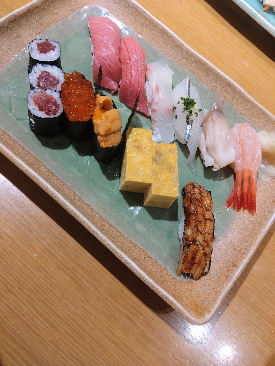 gekidanmimatu's tweet photo. お疲れ様です
雄哉です
新潟帰ってきましたね
やはり生まれ故郷の水は合いますね
飛鳥のご飯オイシスー
ついつい食べすぎないようにがまんしてます
食欲のボルテージがあがってます
タケシも驚きです
籠釣瓶初めてやりました
キンチョールが必要な時期って感じですね
緊張しました
明日は真華梅川です https://t.co/SWEZ7R4939