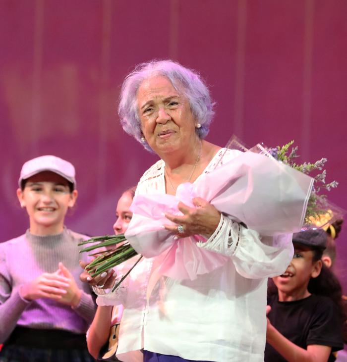 🤍💐Nisia de la lealtad.

📌 A sus 90 años, cumplidos hoy, la destacada promotora cultural sigue activa multiplicando la belleza de la cultura cubana.

🔗 acortar.link/OiNLQt