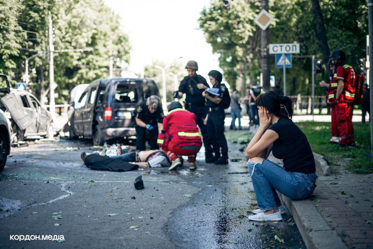 ❗️UPD. The death toll from the russian attack on Sumy has risen to four. A 43-year-old man died in hospital from his injuries, his 7-year-old daughter remains in critical condition. In total, 28 people were injured, including three children.