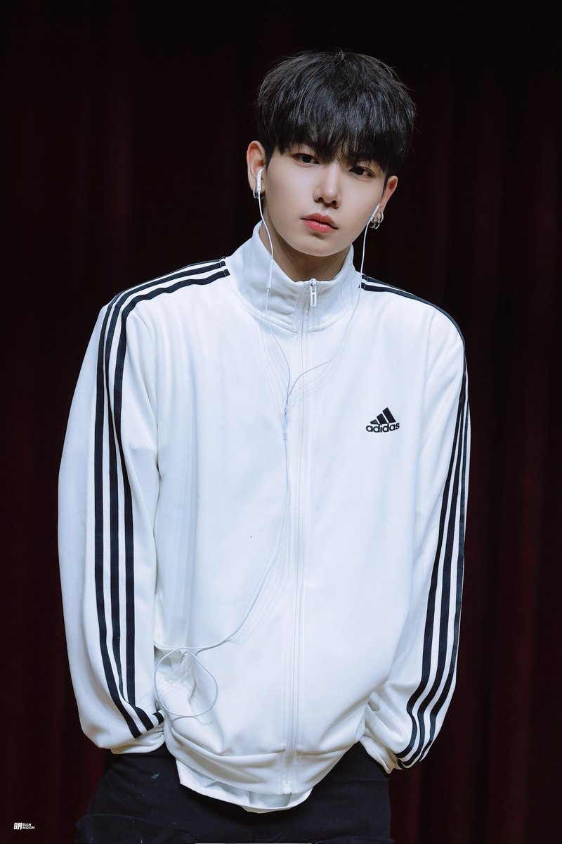 明SunMoon tweet media