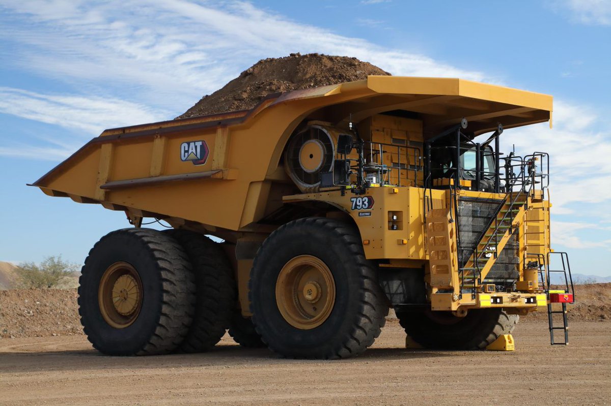 This 3516 engine, removed from a Caterpillar 793 haul truck, was in our shop for a full overhaul. Designed for the demands of the mining industry, this large-bore engine (6.7" / 170 mm) operates with a low compression ratio of 13:1, making it a unique configuration.