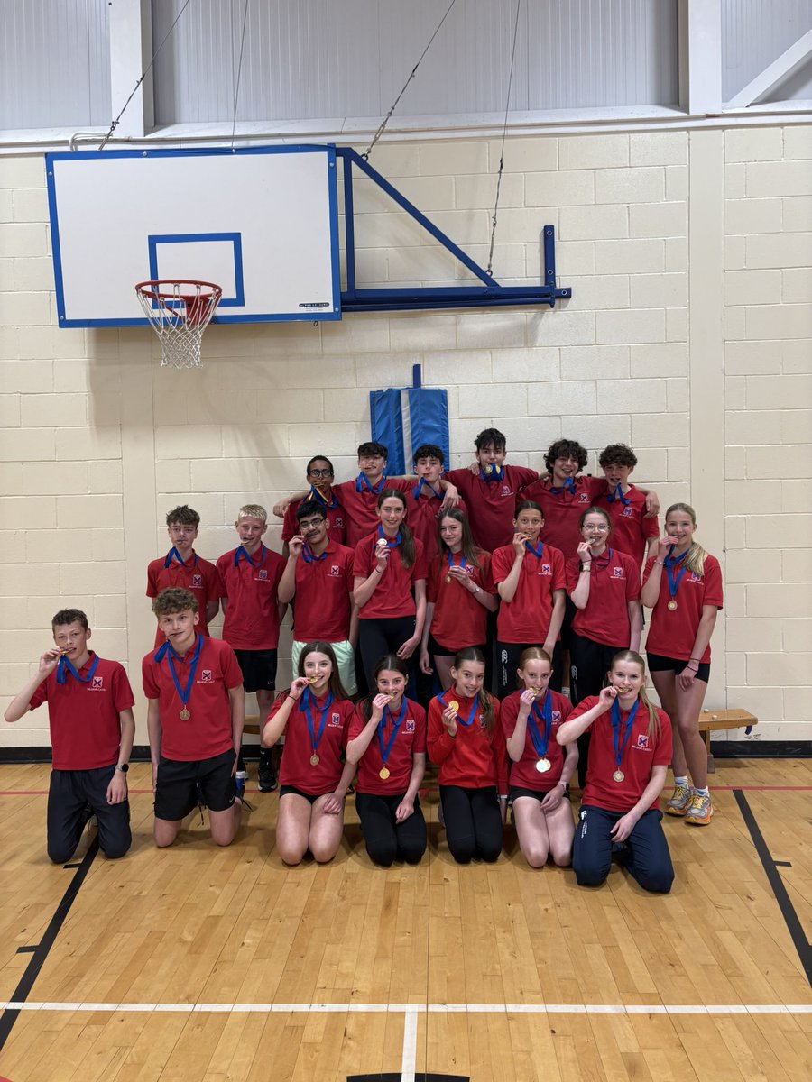 🥇ATHLETICS TEAM MEDALISTS🏅

Well done to our Athletics team today on the incredible performances and especially to all our medal winners at the East Ren Championships🏆

You should all be so proud👏🏼

Thanks to <a href="/ActiveSchoolsER/">Active Schools East Renfrewshire</a> for organising a great day. 

#MearnsCastlePE