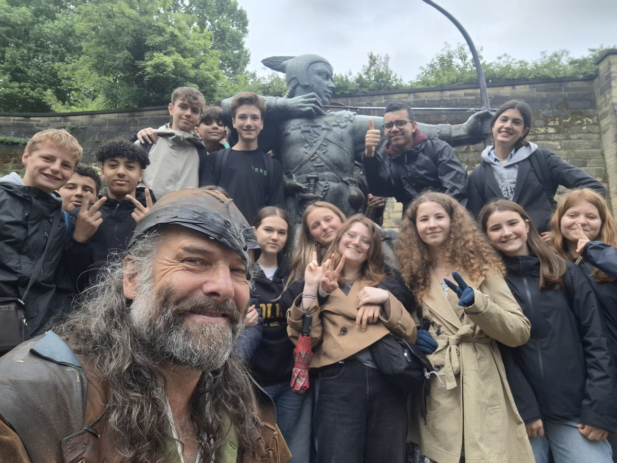 EzekialBone's tweet image. More French youth @PGTrips_Asso had an adventure through time as they hit the #Nottm streets on the #Robinhood Outlaw Trail 🏹 Sanctuary from rain was found in caves where the captive audience were rallied to #TheGoodFight 🎯Sterling work by @NottinghamHost @No1tingham #LoveNotts