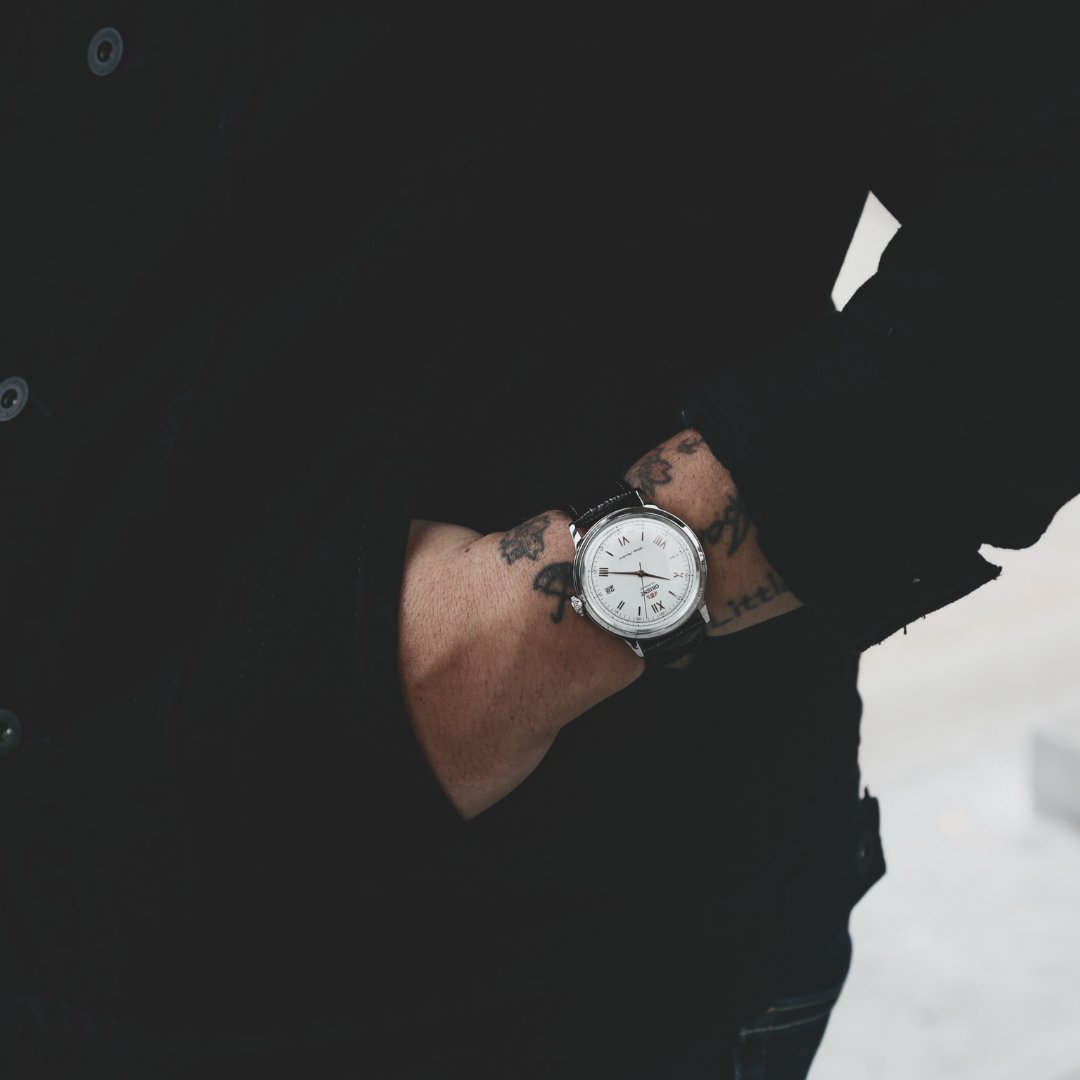 Wristette's tweet image. Some watches don’t shout — they just show up looking timeless.
The Orient Bambino V2 is one of those.
In-house movement. Domed crystal. Pure classic.
🔗 amzn.to/3Z9Xn3e
#WatchUnder300 #SubtleStyle #HiddenGemWatch