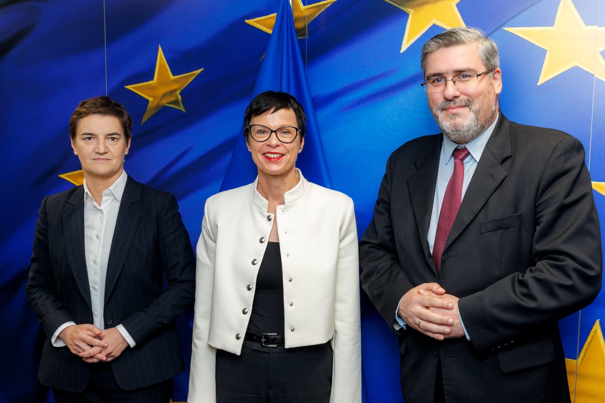 Marta Kos (@martakoseu) on Twitter photo Important exchange with Ana Brnabic and <a href="/nstarovic/">Nemanja Starović</a> on Serbia’s outstanding reform commitments today.
I reiterated that delivering on media and electoral reforms remains crucial for Serbia’s EU path and for restoring trust between all stakeholders. Important exchange with Ana Brnabic and <a href="/nstarovic/">Nemanja Starović</a> on Serbia’s outstanding reform commitments today.
I reiterated that delivering on media and electoral reforms remains crucial for Serbia’s EU path and for restoring trust between all stakeholders.