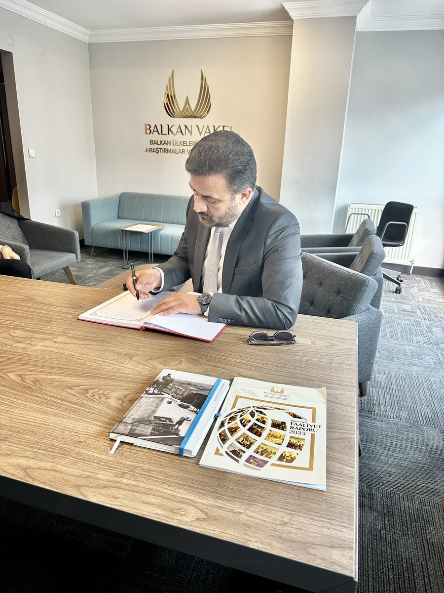 Vakıf Yönetim Kurulu Başkanımız Sn. Hıfzı Kuruşa, MKE Ankaragücü Kulübü’nün önceki dönem Başkanı Sn. Fatih Mert’i vakfımızda misafir etti. Ziyaret sırasında sporun toplum üzerindeki birleştirici gücünden, gençliğe yönelik projelerden, sanatın toplumsal gelişime katkısından ve